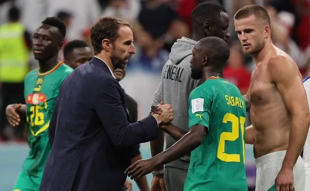 1670196793111049493.jpg 65231587-11495113-image-a-114_16.jpg